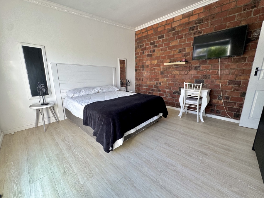 To Let 4 Bedroom Property for Rent in Grotto Bay Western Cape